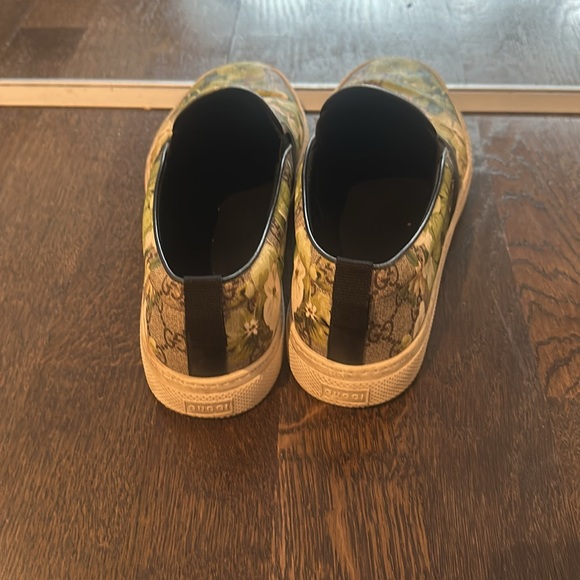 Gucci sneakers size 10 Gucci fits like 11US - Picture 3 of 4